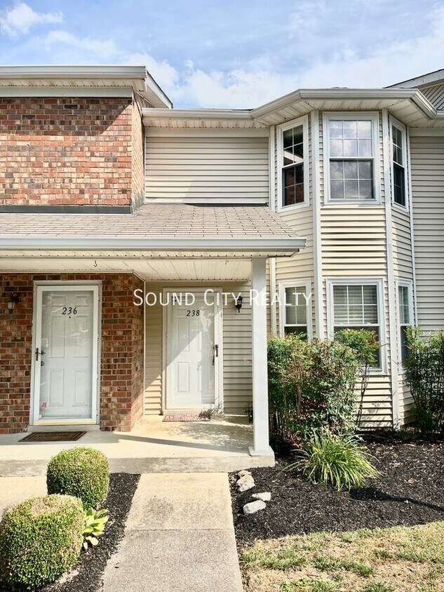 Foto principal - 238 Timberway Dr