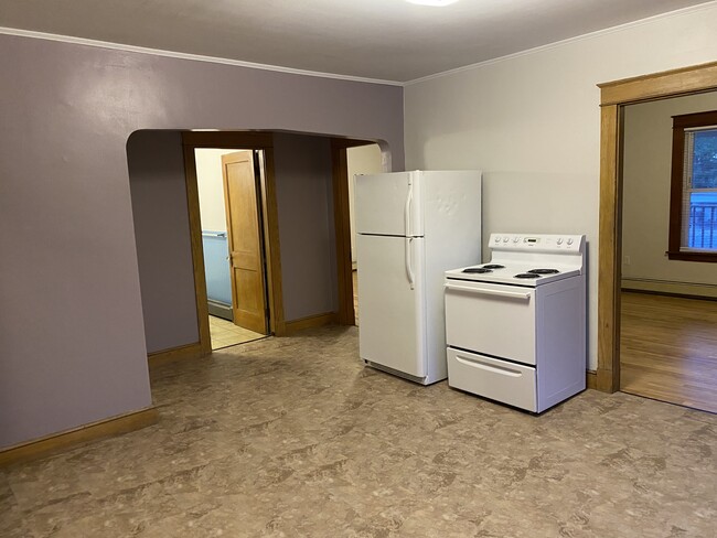 Building Photo - 181 Webber Ave