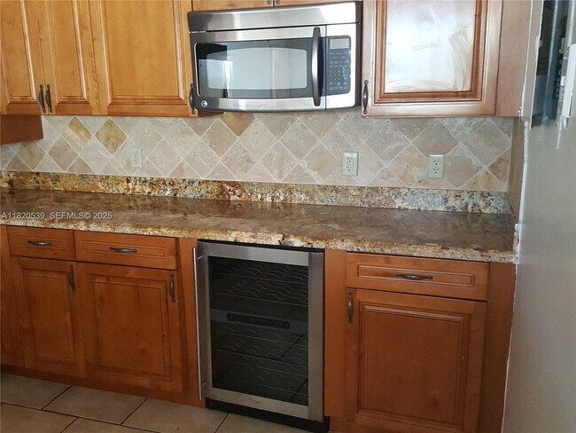 Foto del edificio - 13499 Biscayne Blvd