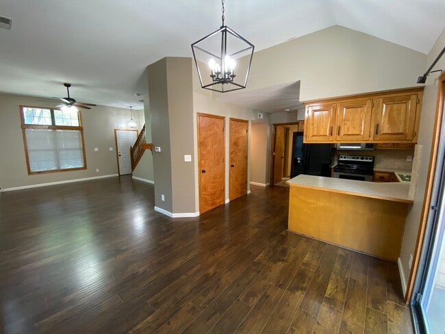 Building Photo - Great West Central Location