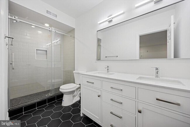 Foto del edificio - 838 S 51st St