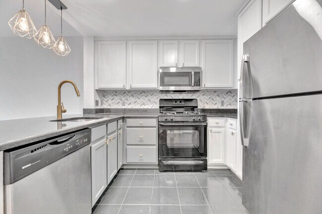 Building Photo - 355 I St SW