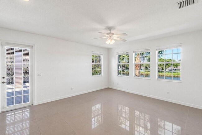 Foto del edificio - 8343 NW 8th Terrace