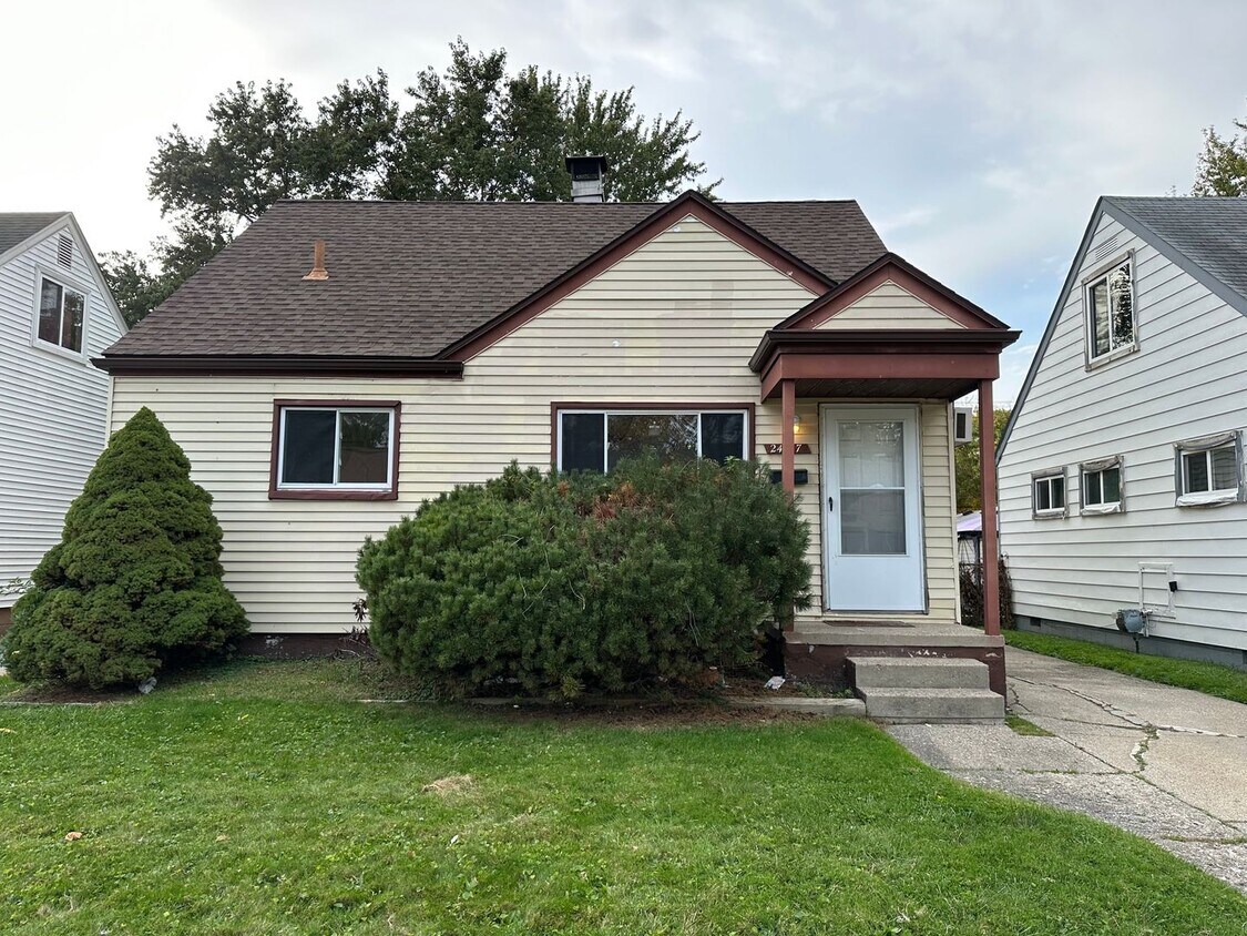 Primary Photo - 24417 Lauren Ave