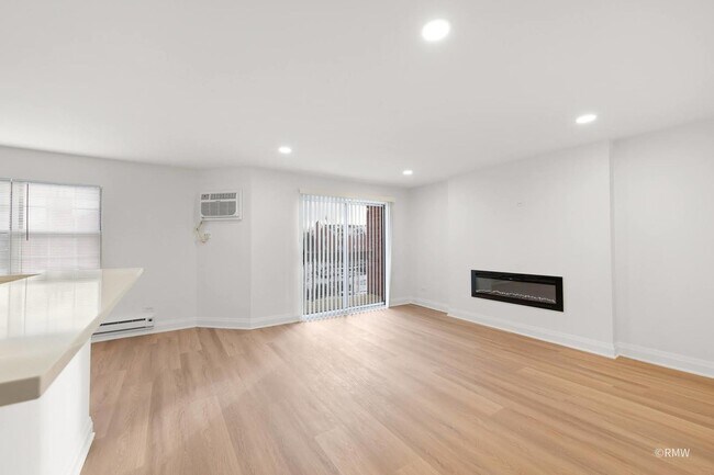 Foto del edificio - 226 S Rush St