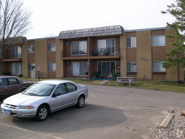 Building Photo - Spring Park Apartments