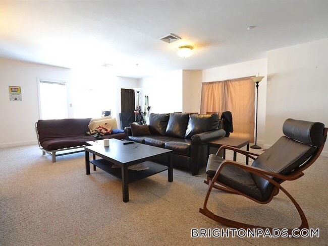 Building Photo - 8-10 Glencoe St.