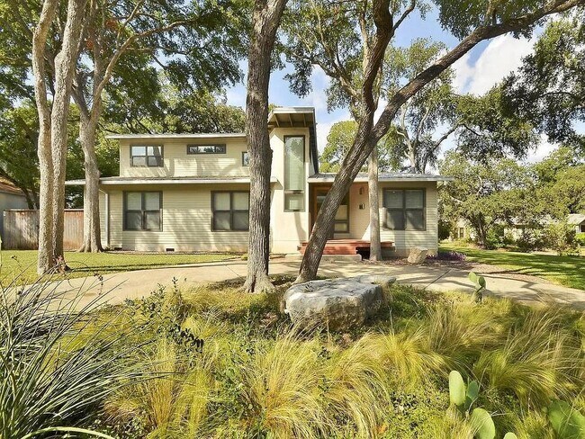 Foto del edificio - 2615 W 49th St