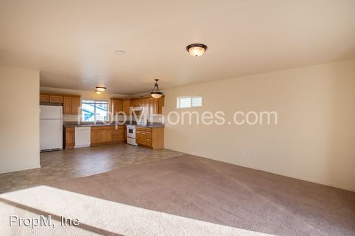 Building Photo - 2773 SE 84th Ave