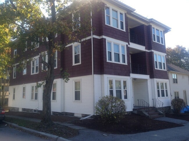 Building Photo - 154 Lovell St