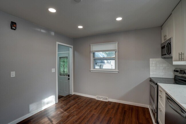 Building Photo - 4512 Rahel St
