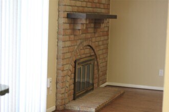 Building Photo - 7207 Addicks Clodine Rd