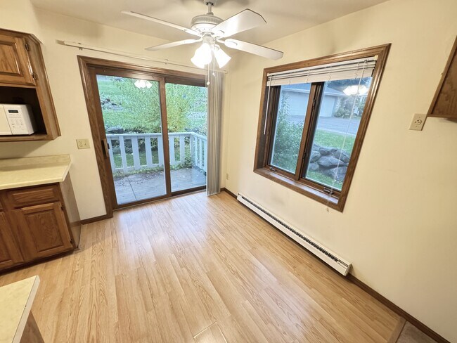 Patio Off Dining - 10 Mesa Ct