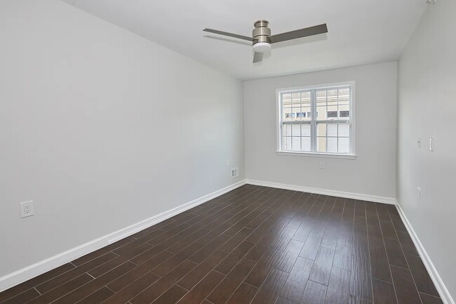 Building Photo - 10220 Rockaway Beach Blvd