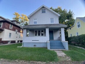 Building Photo - 1800 W Fredonia Ave