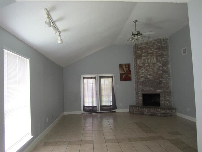 Foto del edificio - 11731 Lamprey St