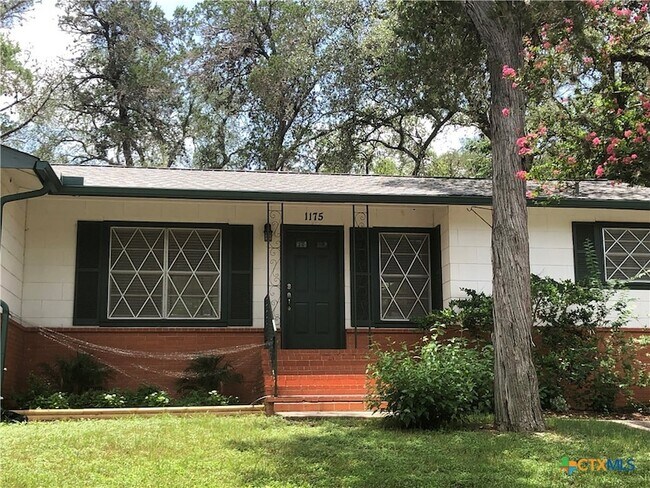 Foto del edificio - 1175 Canyon Dr