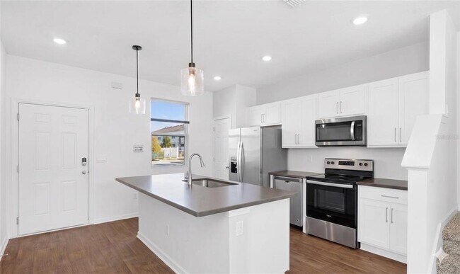 Foto del edificio - 57 Elmhurst Ln