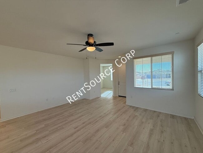 Foto del edificio - 3717 Santa Monica Ct