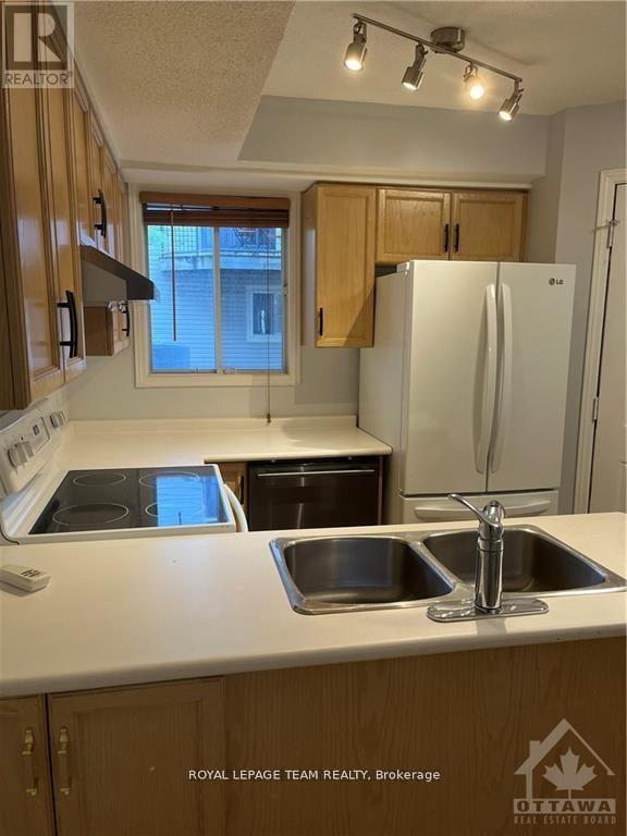 Building Photo - 41 ANDERSON St