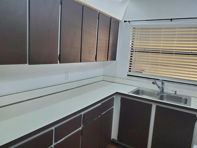 Foto del edificio - 3541 E Fort King St