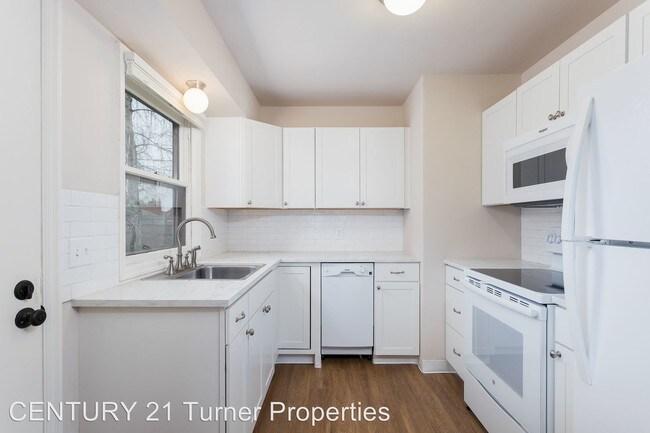 Building Photo - 2533 NE Prescott St