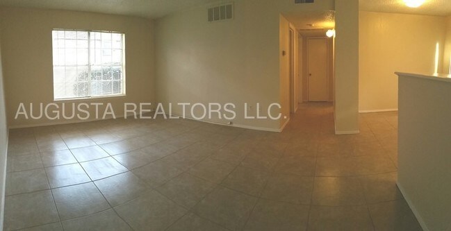 Foto del edificio - Spacious South Side Two Bedoom