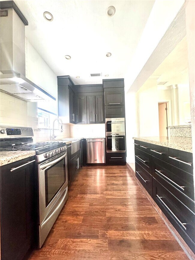 Foto del edificio - 1700 SW 16th Ter