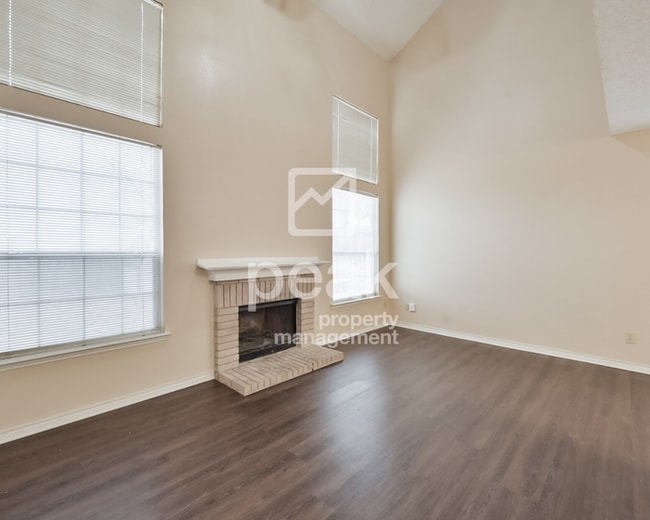 Building Photo - $2000! 3Bed/2Bath home in west Fort Worth!