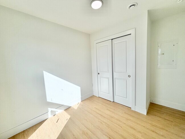 Photo du bâtiment - 124 Wallace Ave