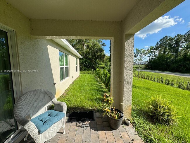 Foto del edificio - 3033 N Lakewood Rd