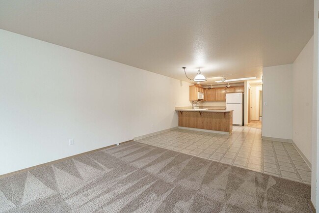 Foto del edificio - Bright Single-Level Vancouver Home with Garage, In-Unit Laundry, and Private Patio