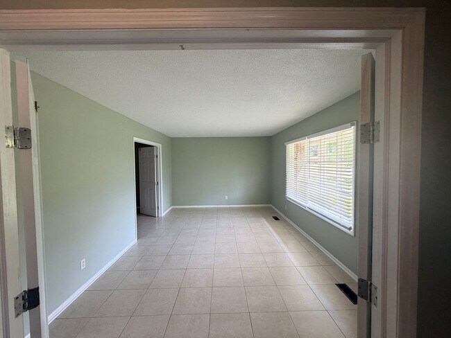 Foto del edificio - 2 bed/ 2.5 bathroom Home in Valdosta GA