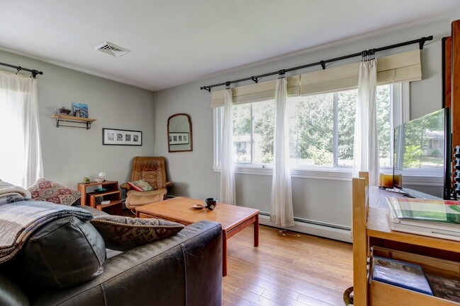 Sala de estar - 717 Southwest Dr