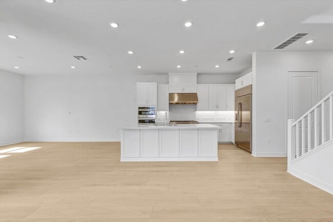 Building Photo - 1285 Hollyleaf Ter