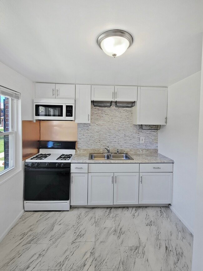 Foto del edificio - 3554 Western Ave