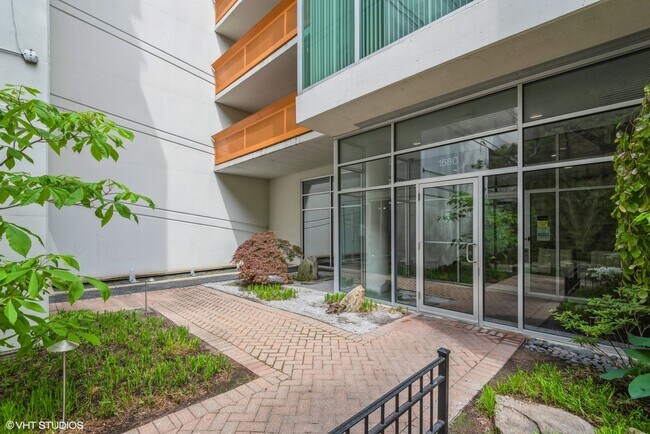 Foto del edificio - 1580 Sherman Ave