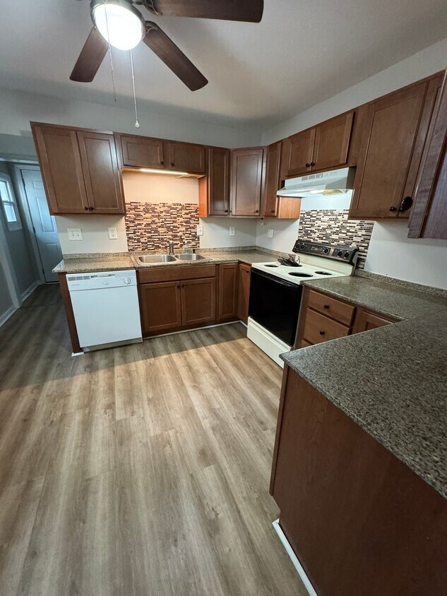 Foto principal - 1158-1160 W 22nd St