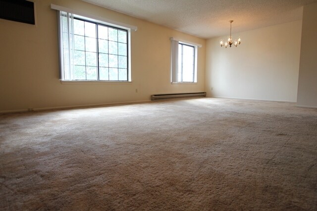 Sala de estar - 1512 Governors Blvd