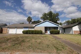 Building Photo - 7030 Sharpview Dr