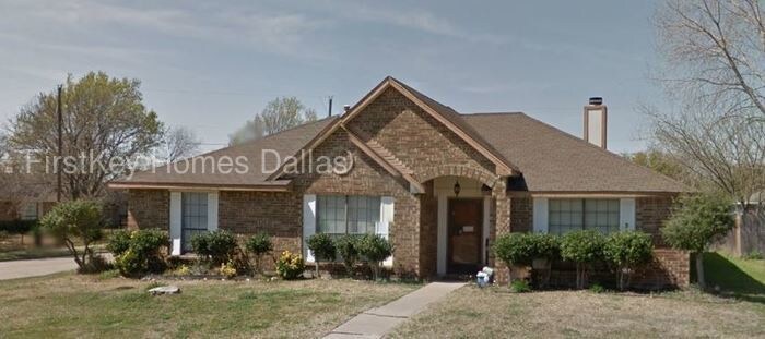 Primary Photo - 2321 Lakeshore Ln
