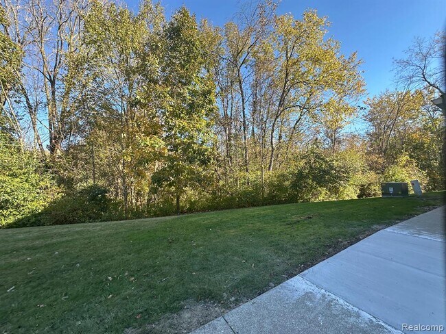 Foto del edificio - 12101 Pinehurst Ln