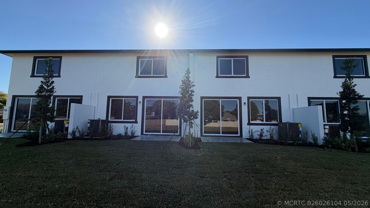 Building Photo - 1112 White Pine Dr