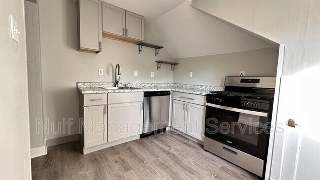 Foto del edificio - 222 Morewood Ave