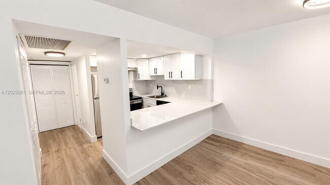 Foto del edificio - 5845 Washington St