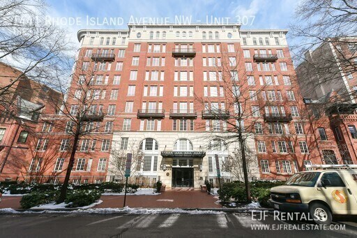 Foto principal - Logan Circle One Bedroom With Private Balc...