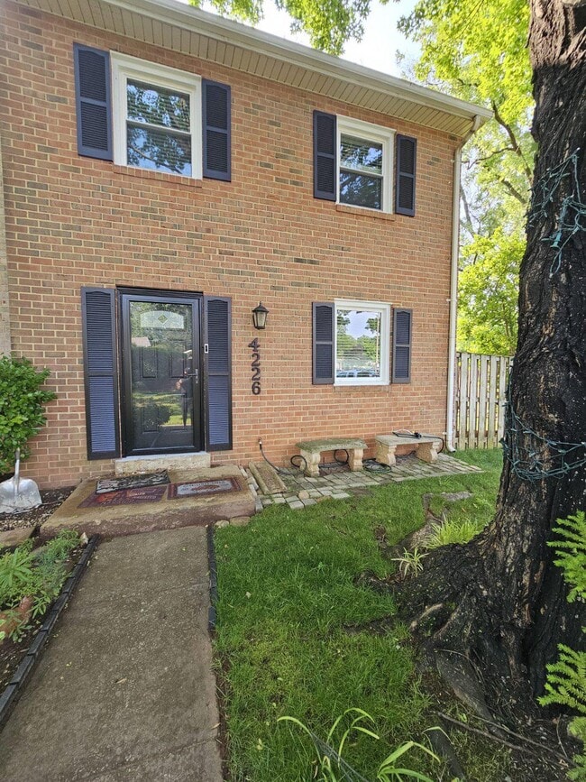 Building Photo - 4226 Embassy Dr