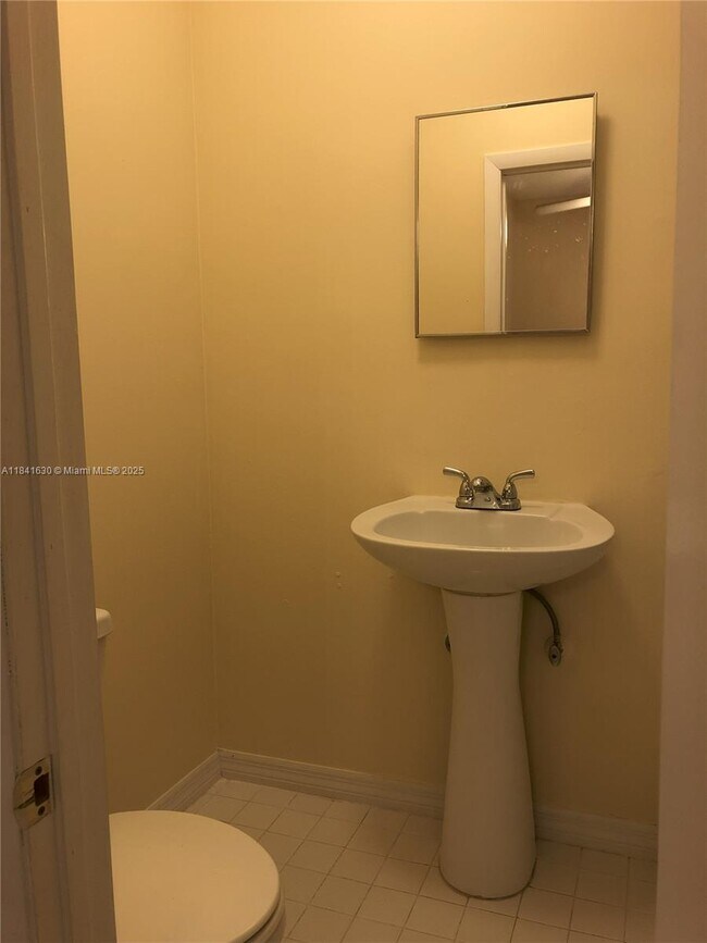 Foto del edificio - 4908 SW 142nd Pl