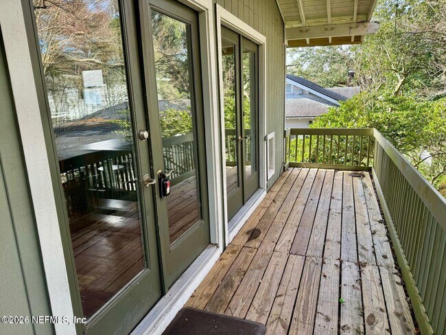 Foto del edificio - 1457 Challen Ave