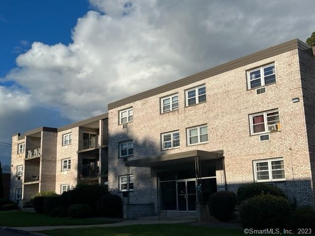 Primary Photo - 300 Meadowside Rd